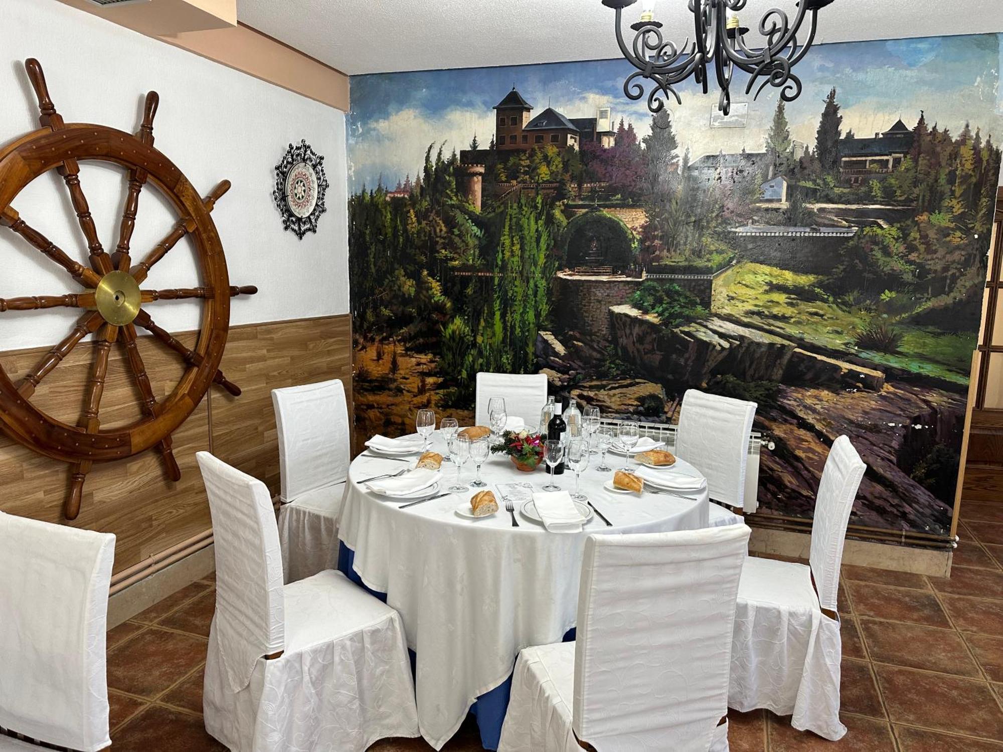 Gran Hostal Asador De Soto Soto Real Exterior foto