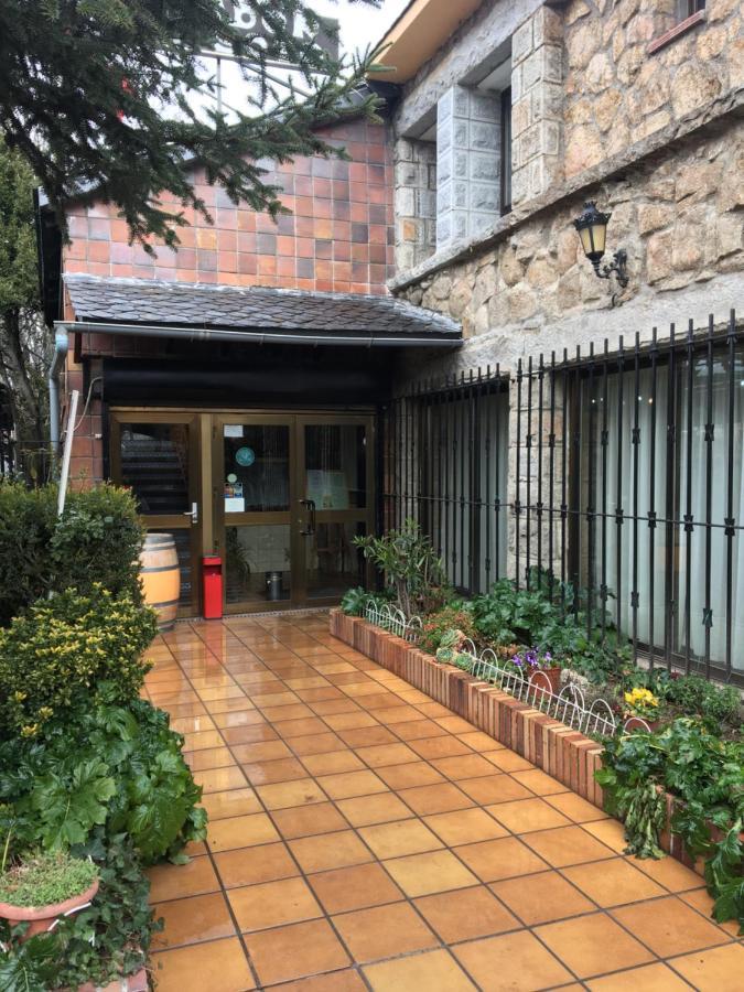 Gran Hostal Asador De Soto Soto Real Exterior foto