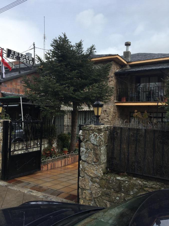 Gran Hostal Asador De Soto Soto Real Exterior foto